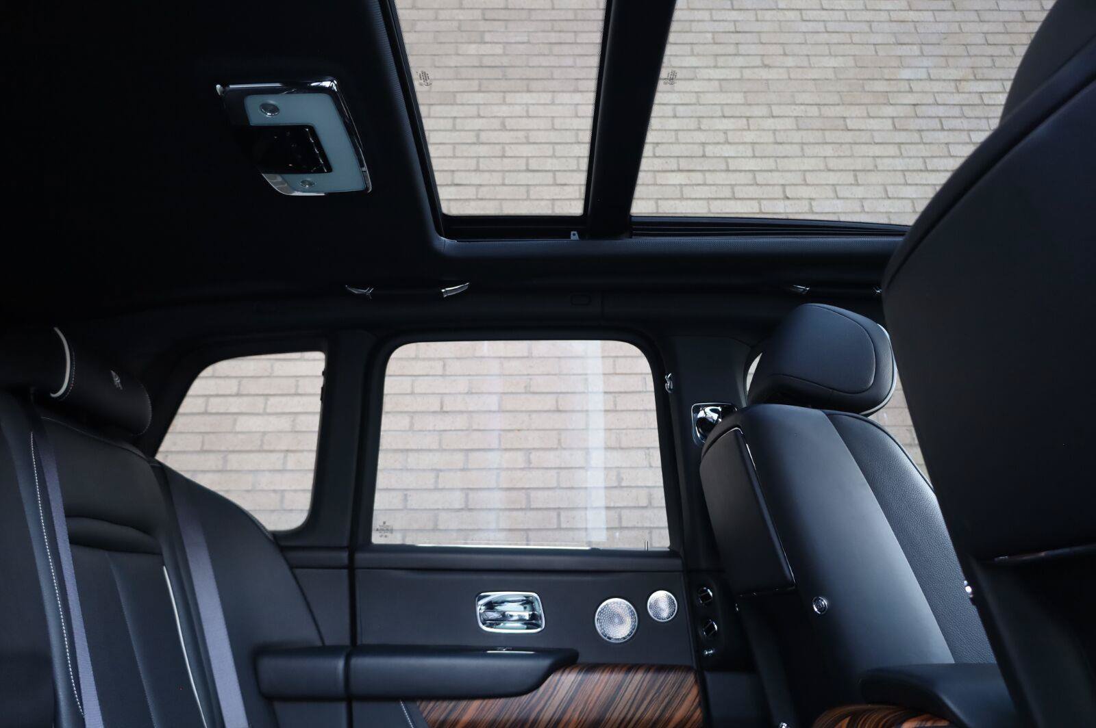 Used 2019 Rolls-Royce Cullinan AWD/4WD image 32