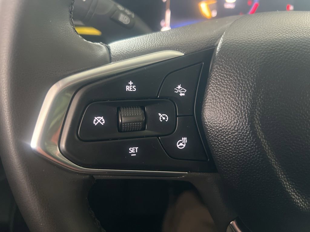 Used 2024 Chevrolet Trax ACTIV w/ Sunroof Package FWD image 58