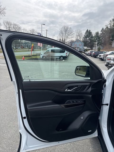 Used 2023 GMC Acadia AT4 w/ Technology Package AWD/4WD image 16