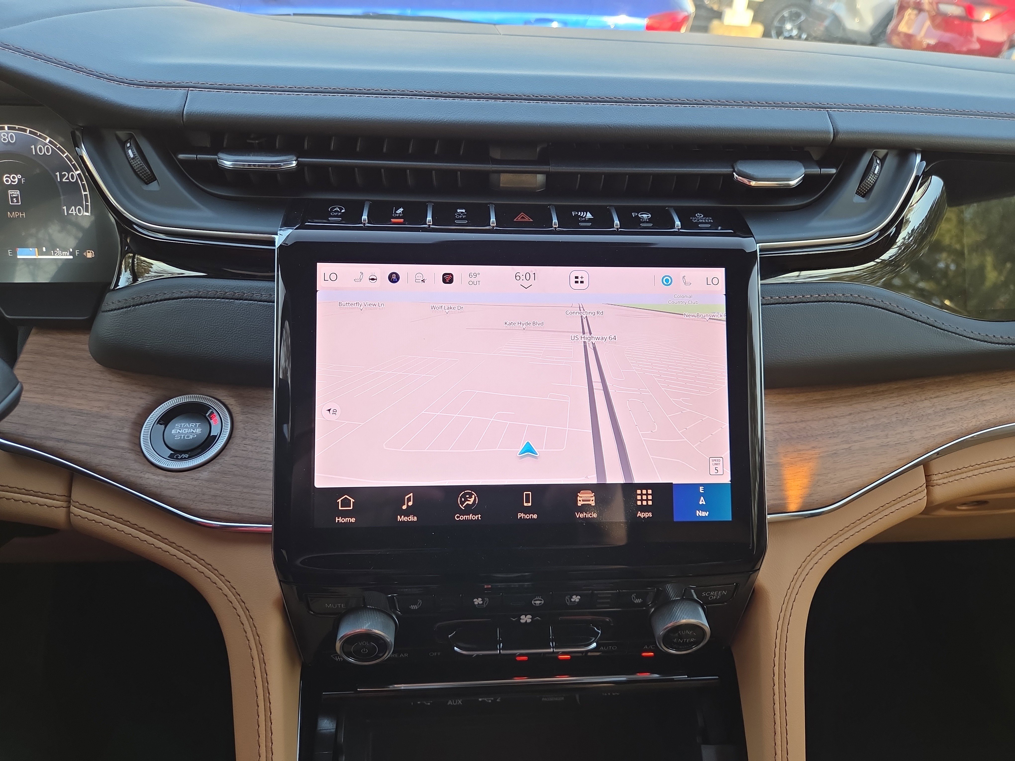 New 2025 Jeep Grand Cherokee Summit image 9