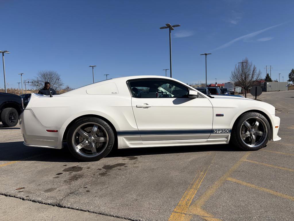 Used 2011 Ford Mustang GT Premium image 4