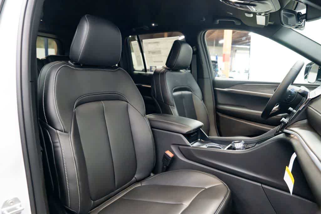 New 2026 Jeep Grand Cherokee Limited AWD/4WD image 29