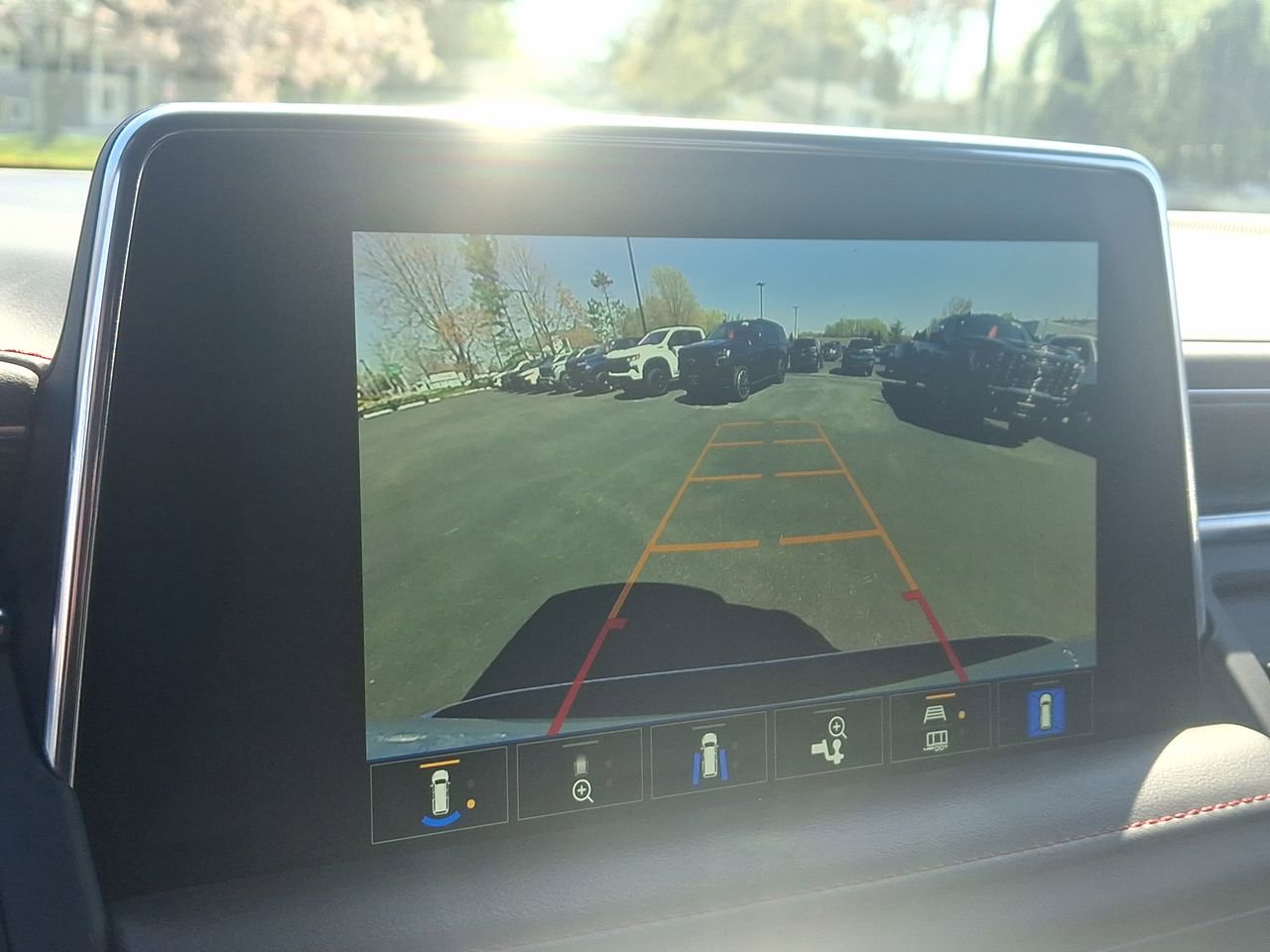 Certified 2022 Chevrolet Suburban RST w/ Luxury Package AWD/4WD image 15