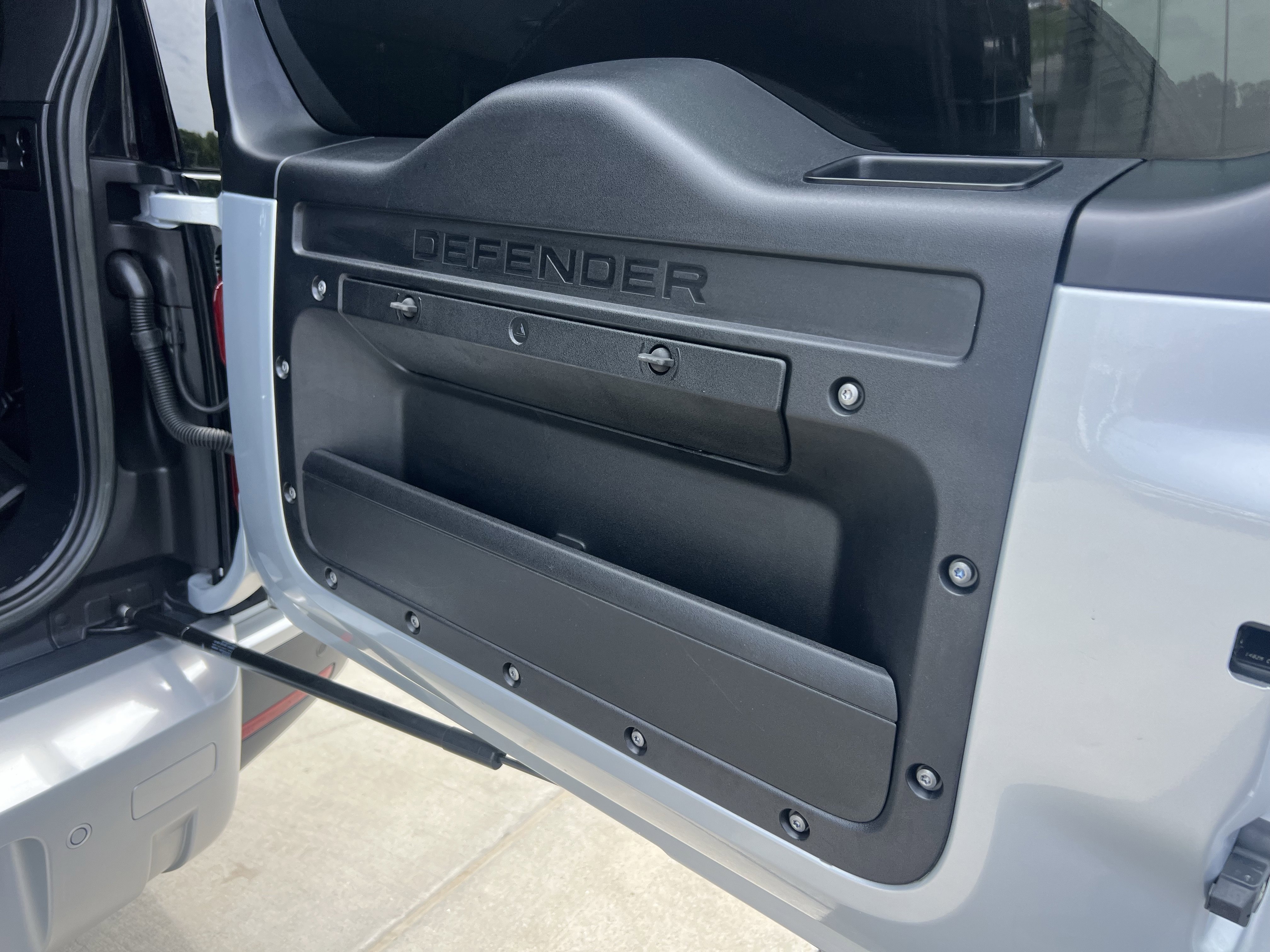 Used 2023 Land Rover Defender 130 SE AWD/4WD image 34