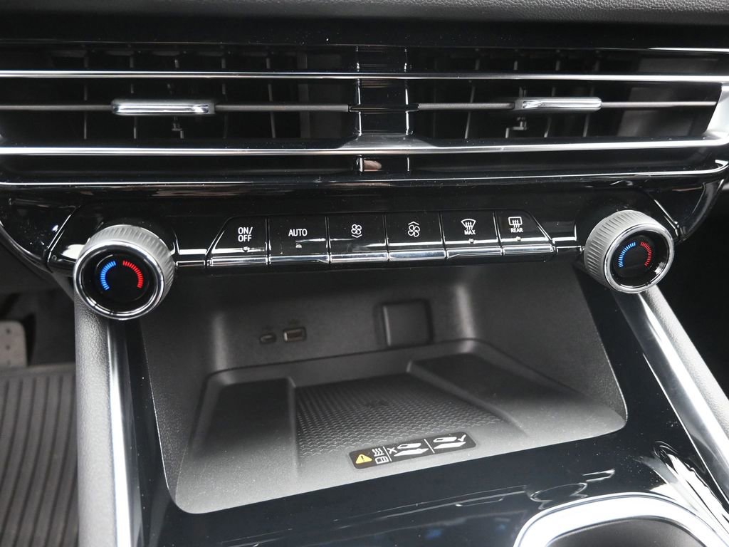 New 2026 Chevrolet Traverse High Country image 18