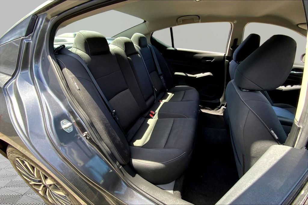 Used 2024 Nissan Altima 2.5 SV image 17