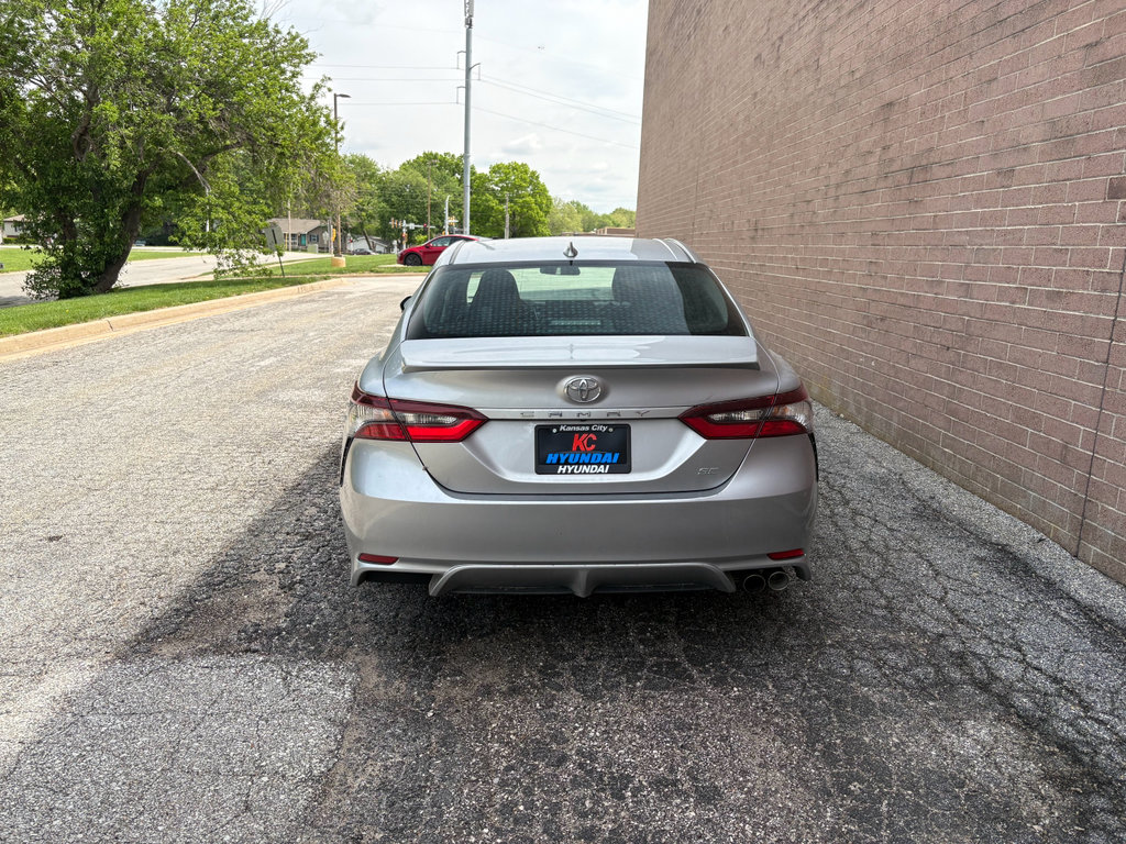 Used 2024 Toyota Camry SE FWD image 4