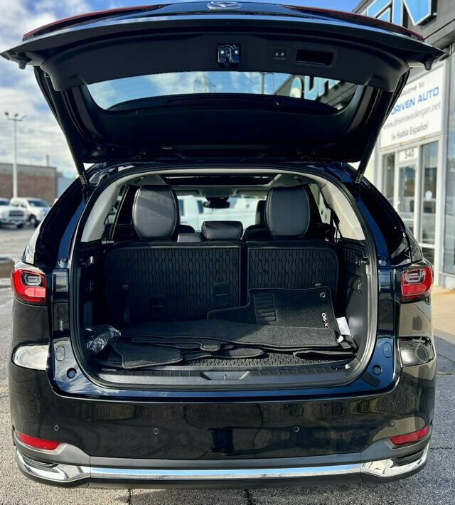 Used 2024 MAZDA CX-90 Plug-In Hybrid w/ Premium Pkg AWD/4WD image 9
