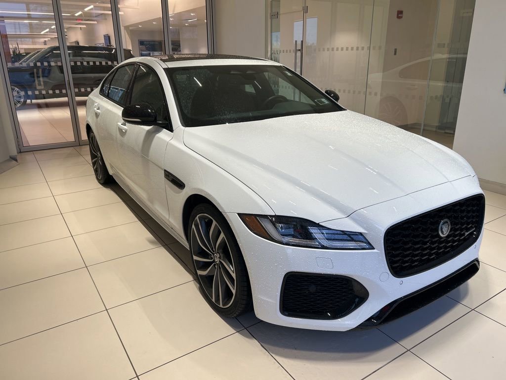 Used 2024 Jaguar XF R-Dynamic SE image 19