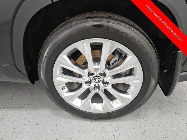 Used 2024 Toyota Highlander Limited AWD/4WD image 10