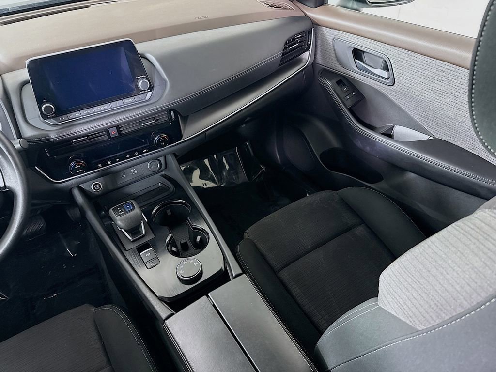 Certified 2022 Nissan Rogue SV image 26