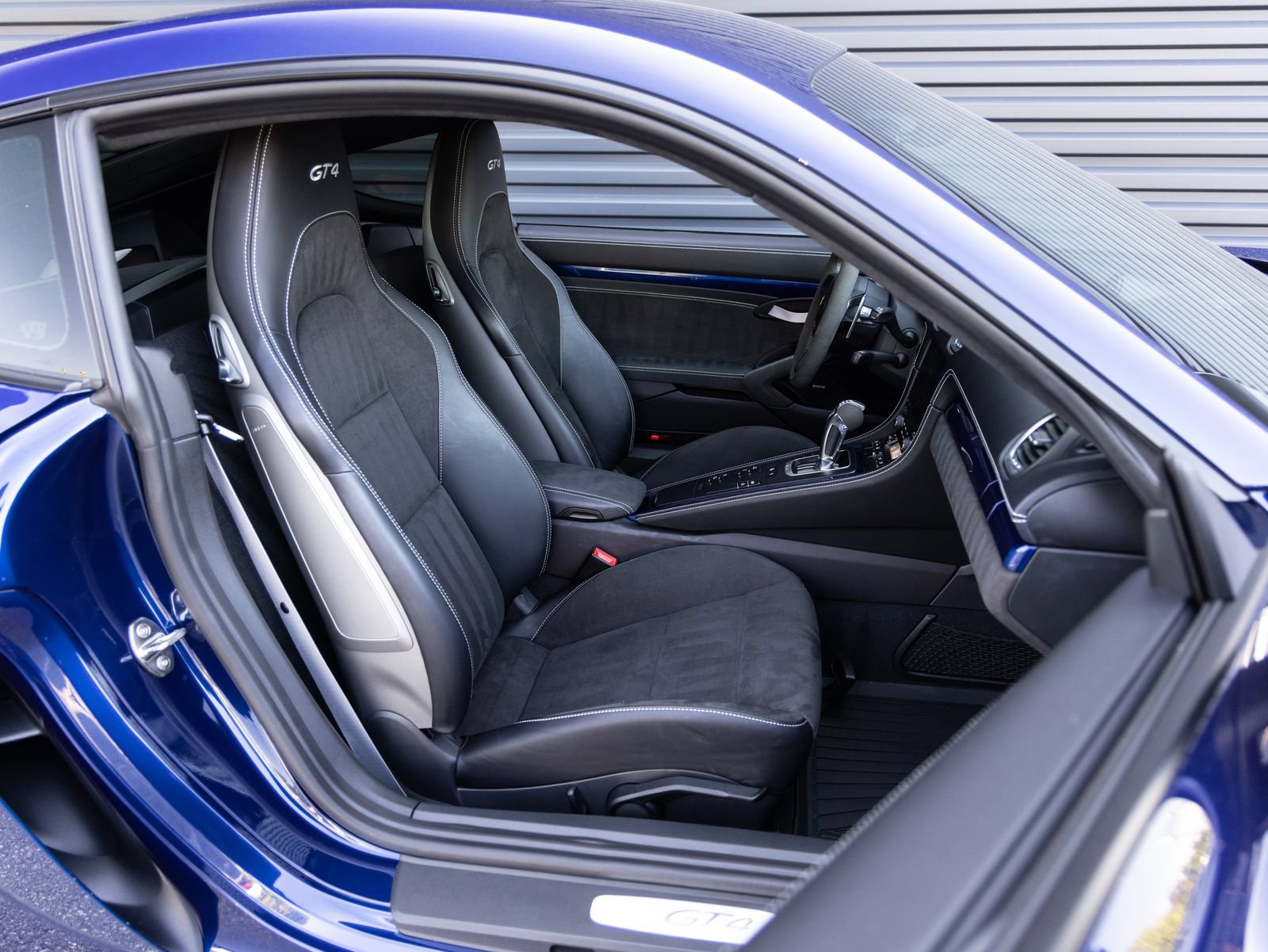 Certified 2021 Porsche 718 Cayman GT4 RWD image 29