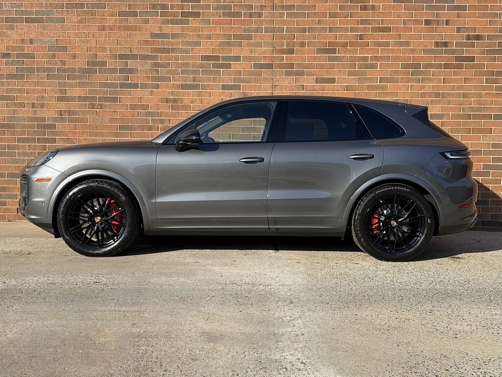 New 2026 Porsche Cayenne S image 2