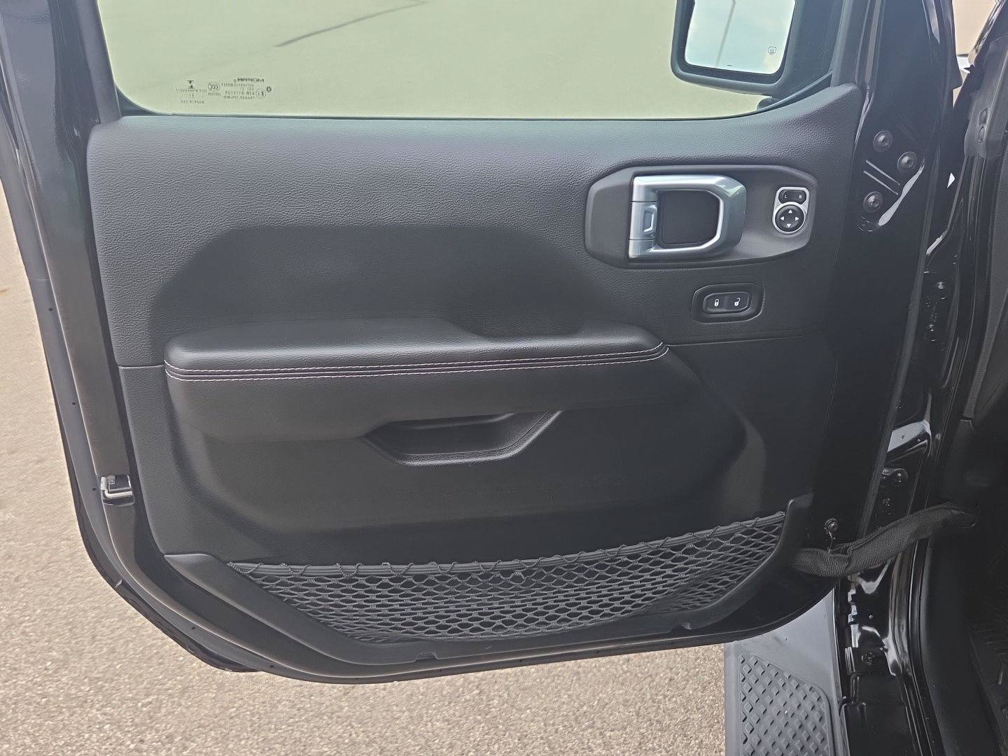 Used 2021 Jeep Gladiator Overland w/ Uconnect 4C Nav & Sound Group AWD/4WD image 15