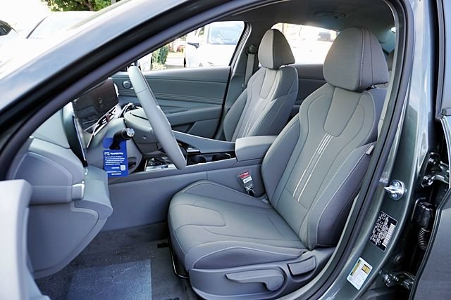 New 2026 Hyundai Elantra Sport FWD image 18