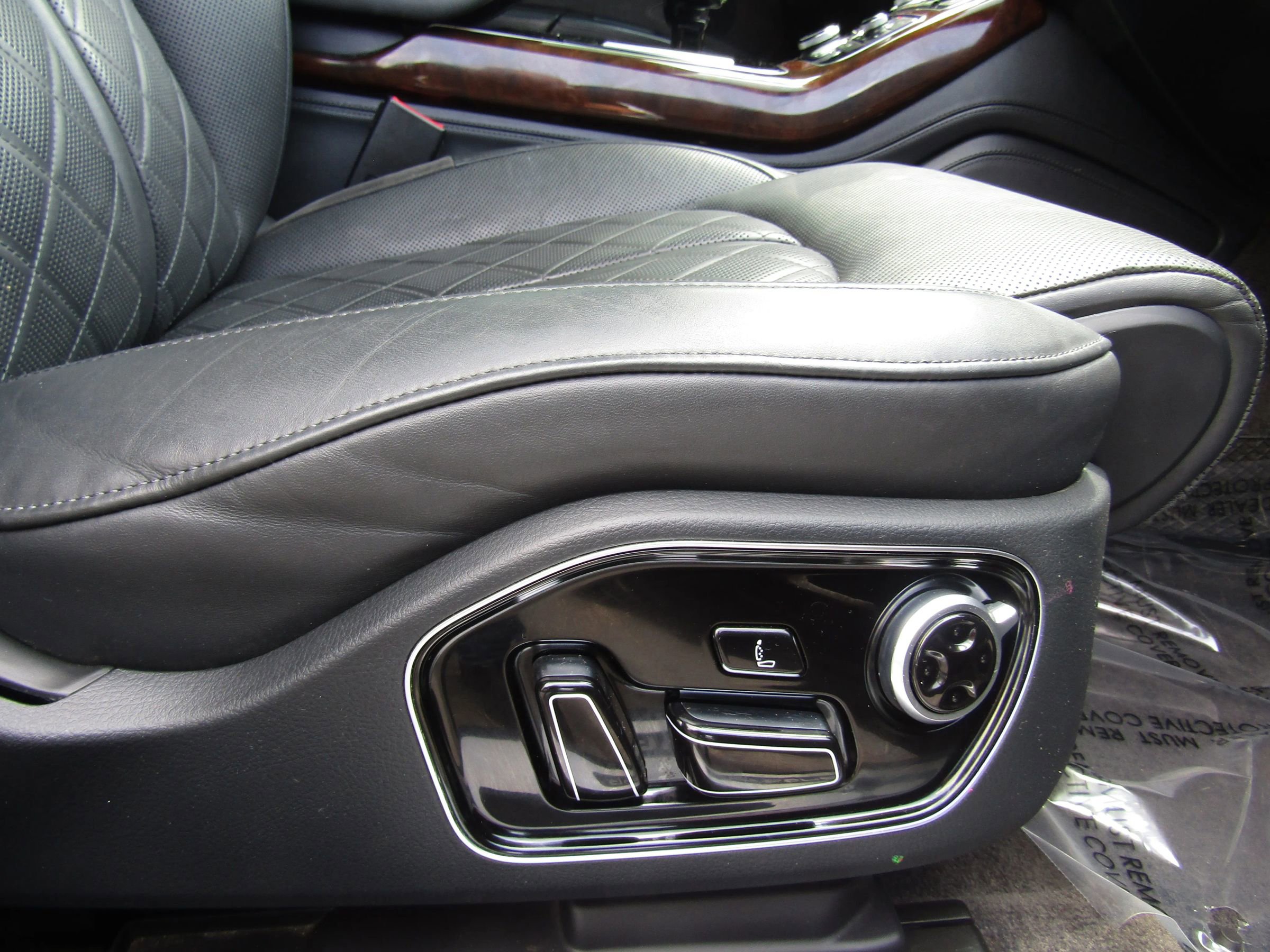 Used 2016 Audi A8 L 4.0T w/ Driver Assistance Package AWD/4WD image 10