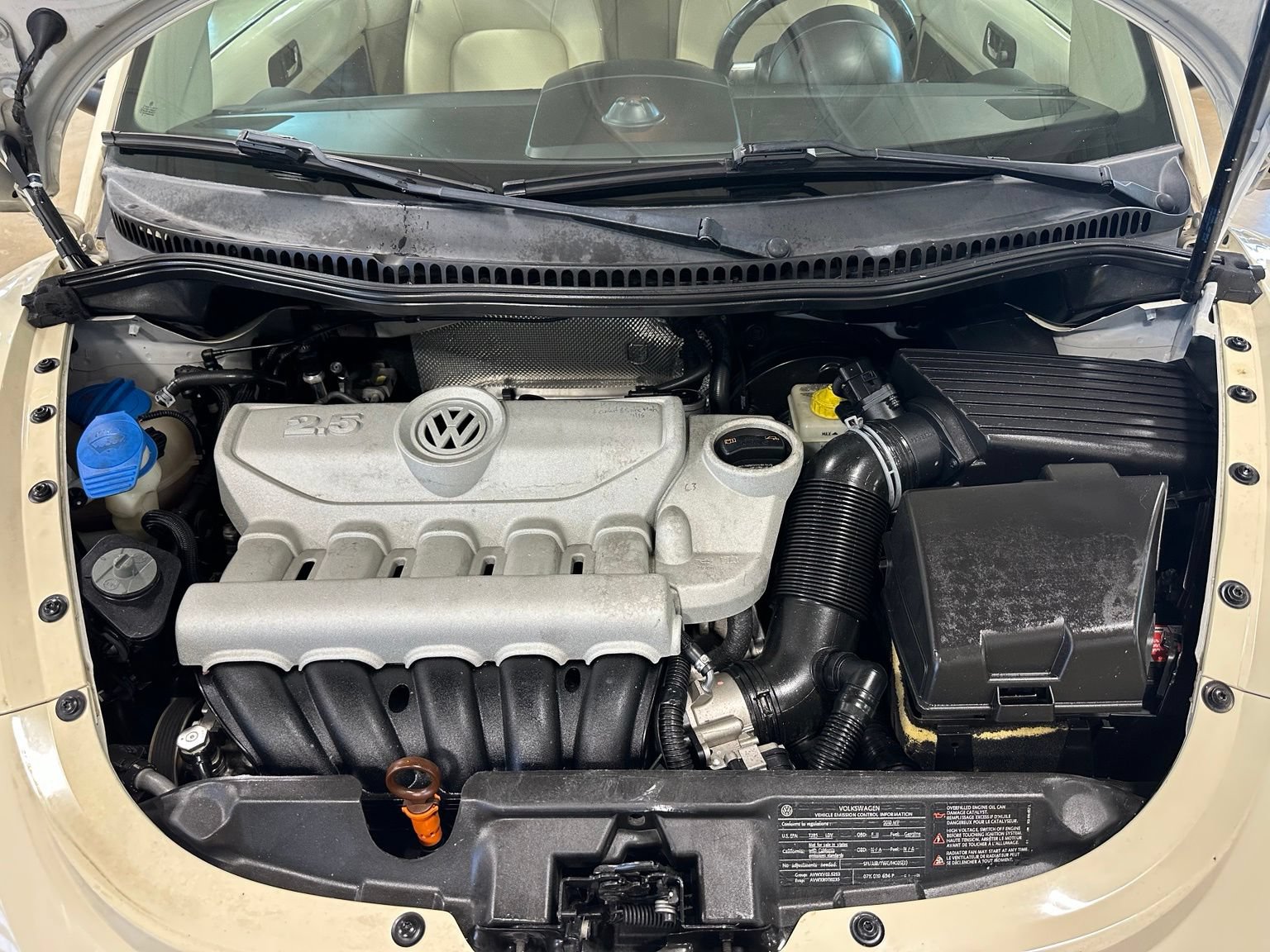 Used 2010 Volkswagen Beetle Final Edition FWD image 41