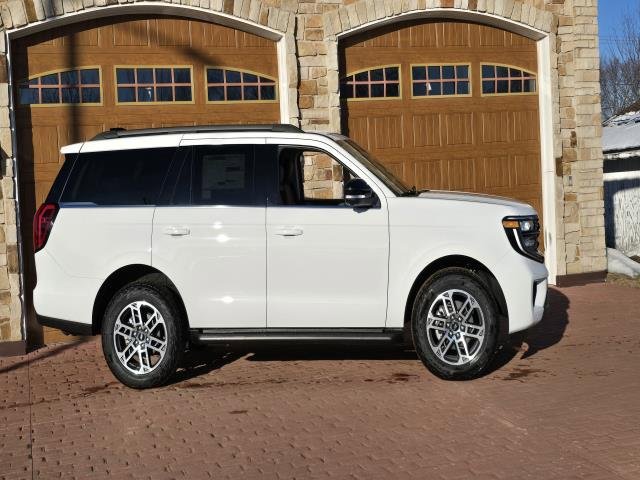 New 2026 Ford Expedition Active image 2