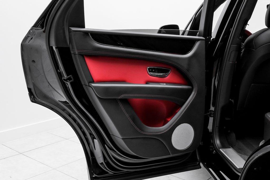 Used 2023 Bentley Bentayga image 51