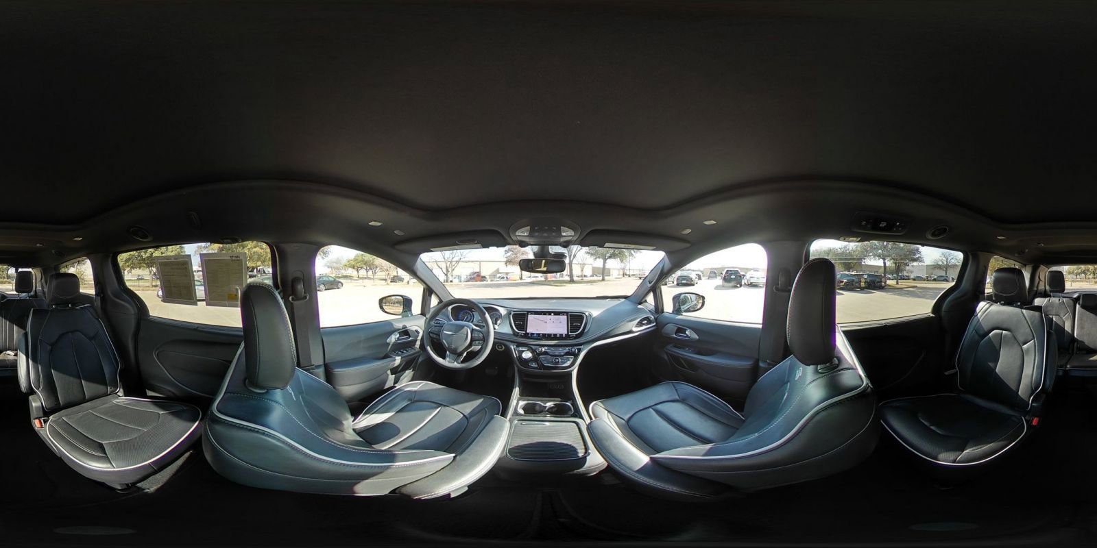 Used 2025 Chrysler Pacifica Limited image 46