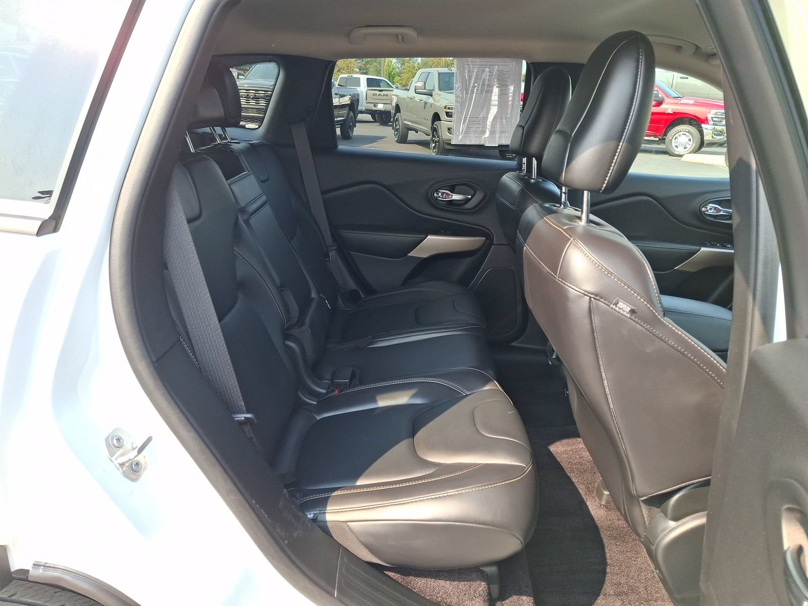 Certified 2018 Jeep Cherokee Limited w/ Technology Group AWD/4WD image 25