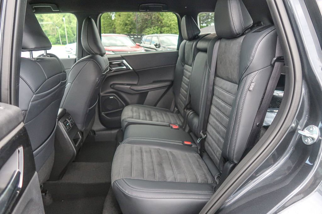 New 2026 Mitsubishi Outlander LE AWD/4WD image 24