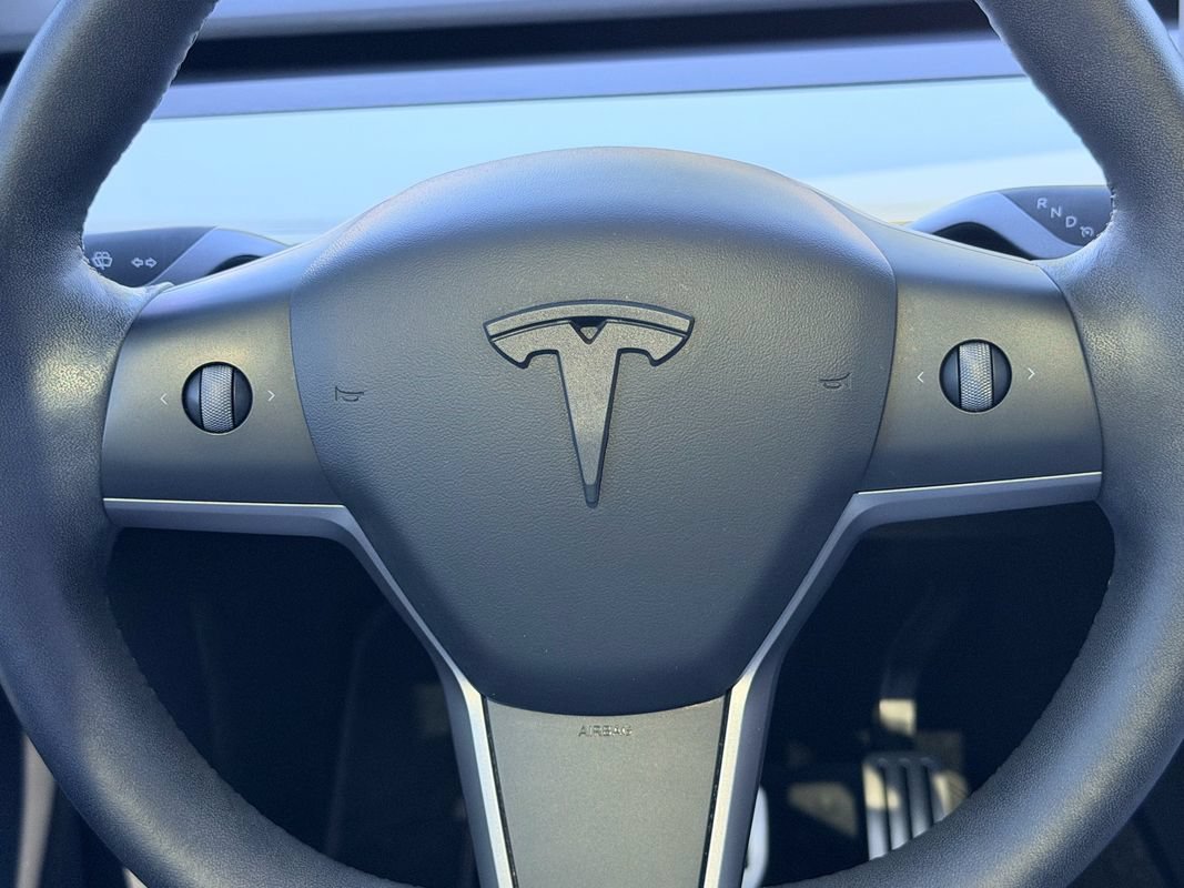 Used 2022 Tesla Model Y Performance AWD/4WD image 26