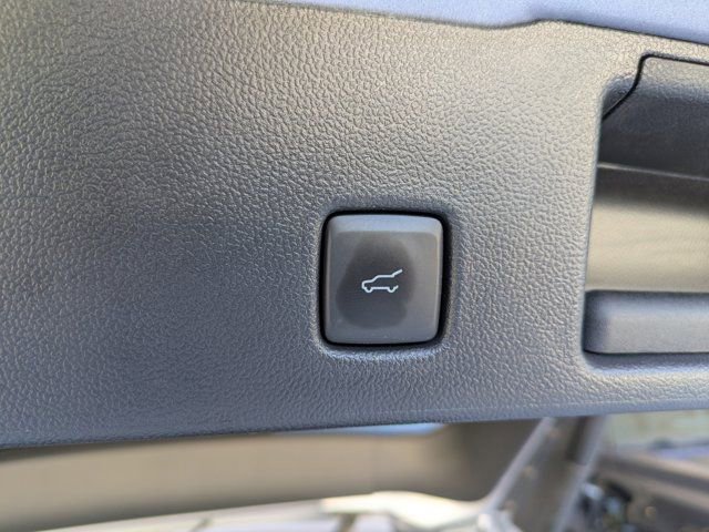 Used 2022 Ford Escape SE w/ Convenience Package image 19