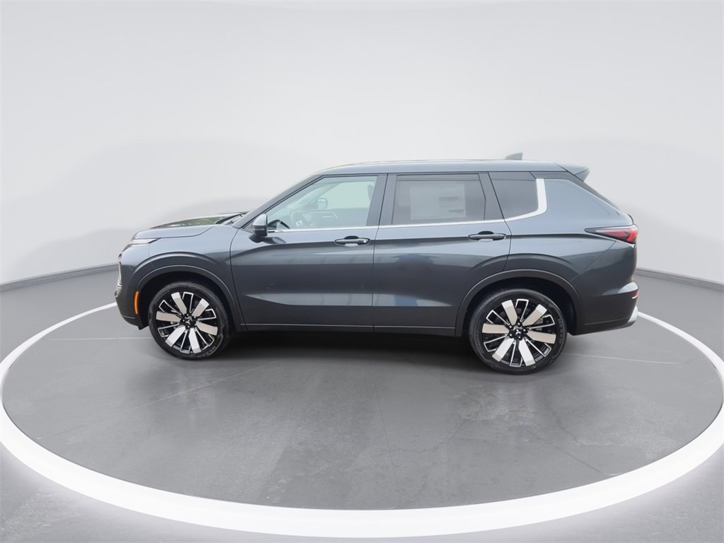 New 2025 Mitsubishi Outlander SE image 5