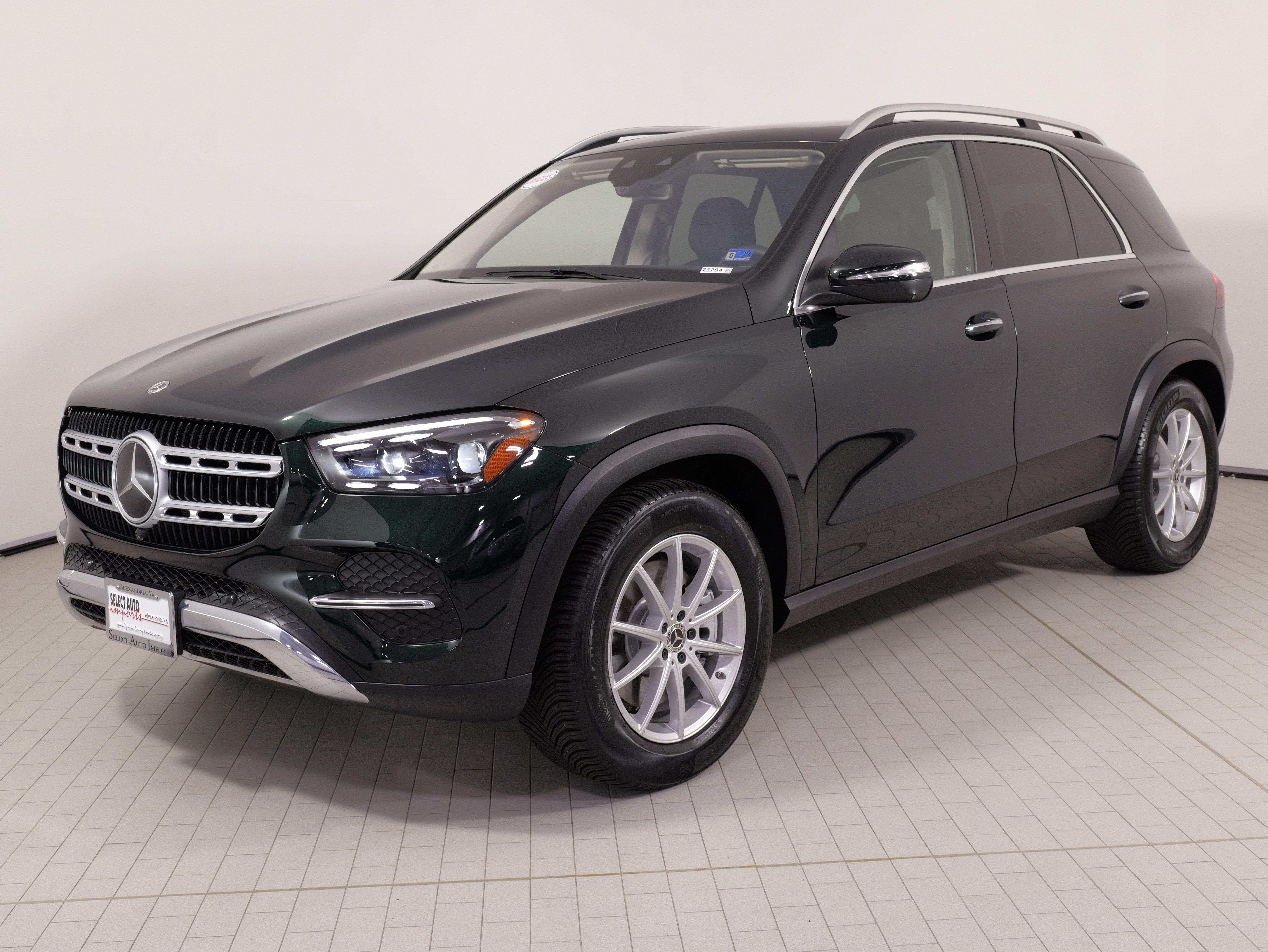 Used 2024 Mercedes-Benz GLE 450 4MATIC image 3
