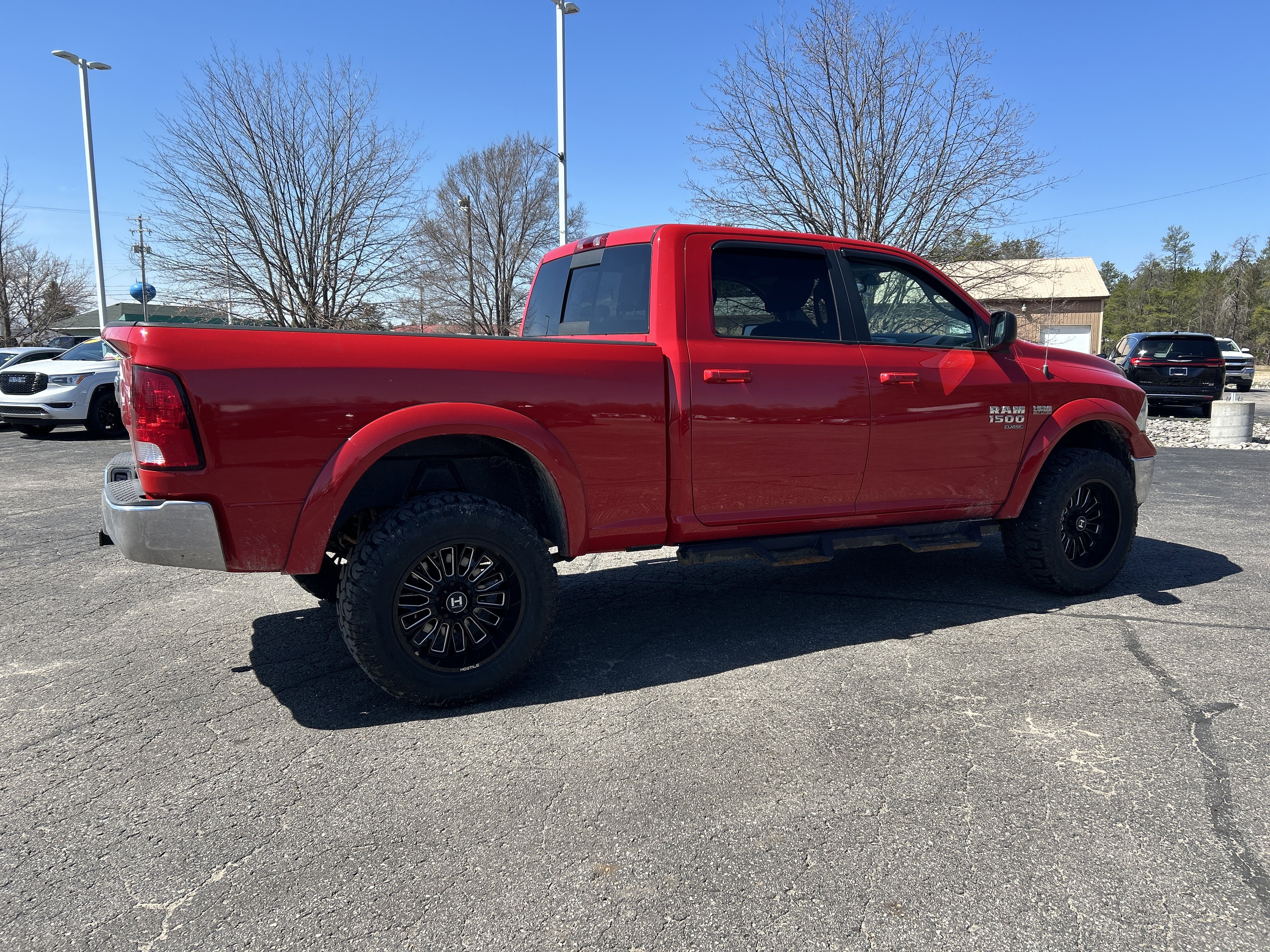 Used 2019 RAM 1500 Classic SLT AWD/4WD image 4