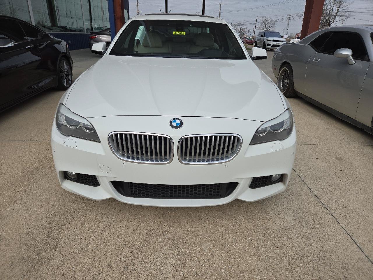 Used 2011 BMW 550i Sedan RWD image 2