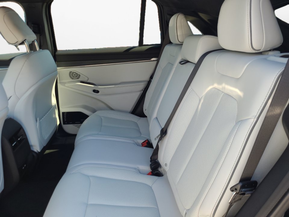 New 2025 Jeep Wagoneer S Limited AWD/4WD image 13