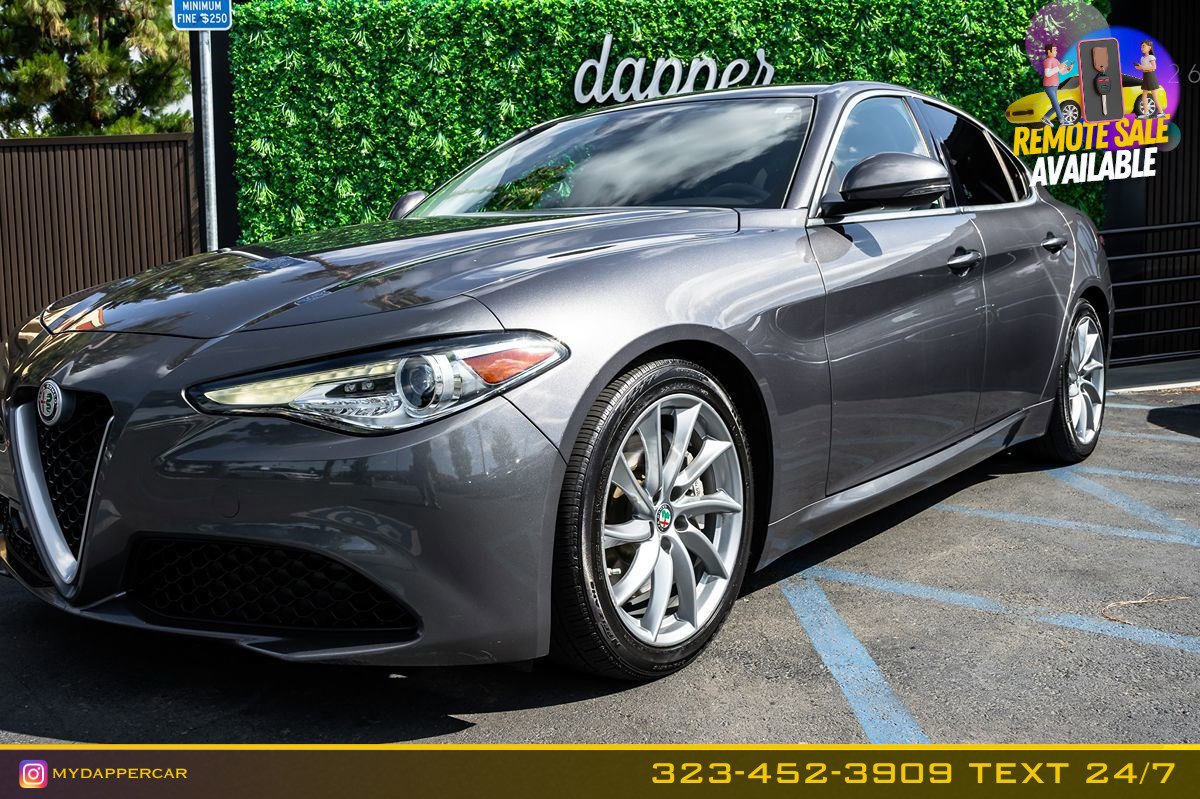 Used 2017 Alfa Romeo Giulia RWD image 2