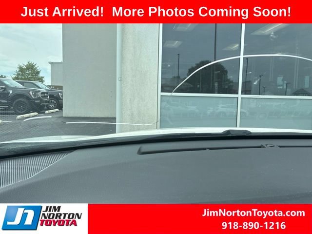 Used 2019 Toyota C-HR XLE FWD image 11