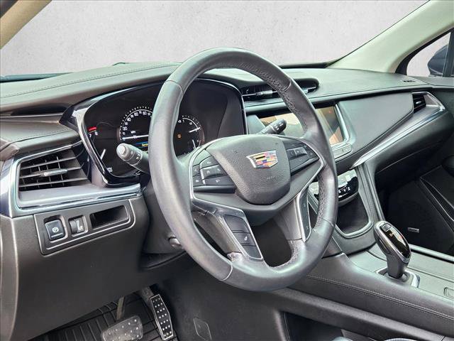 Used 2017 Cadillac XT5 Luxury w/ LPO, Wheel Lock Package FWD image 9