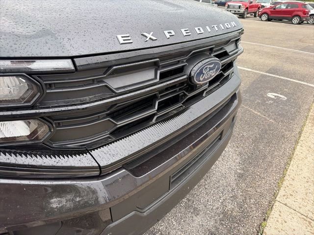 Used 2025 Ford Expedition Active AWD/4WD image 9