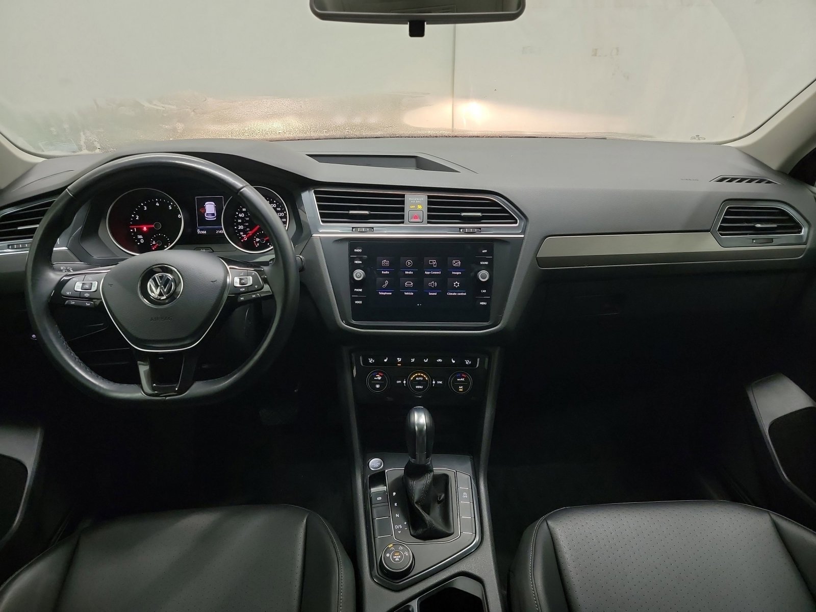 Used 2019 Volkswagen Tiguan SE w/ Panoramic Sunroof Package image 15