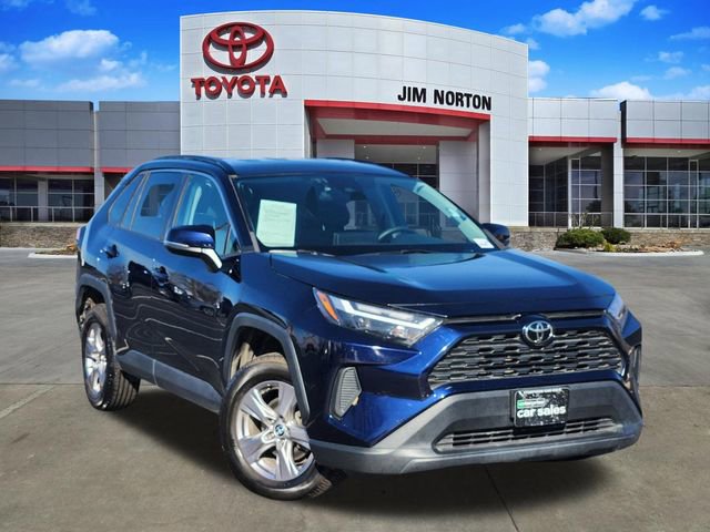 Used 2022 Toyota RAV4 XLE image 1
