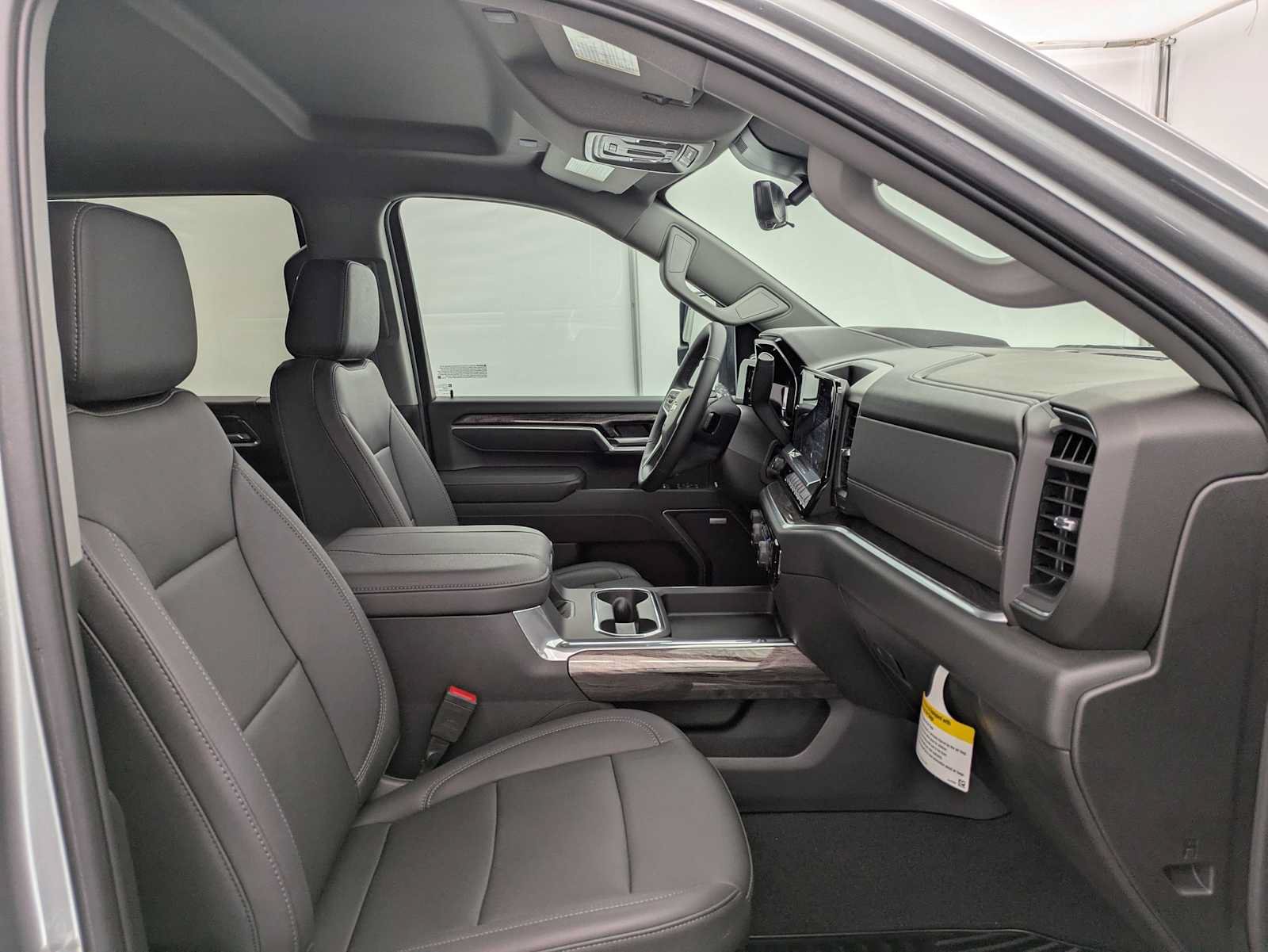 New 2025 Chevrolet Silverado 3500 LTZ w/ LTZ Convenience Package AWD/4WD image 25
