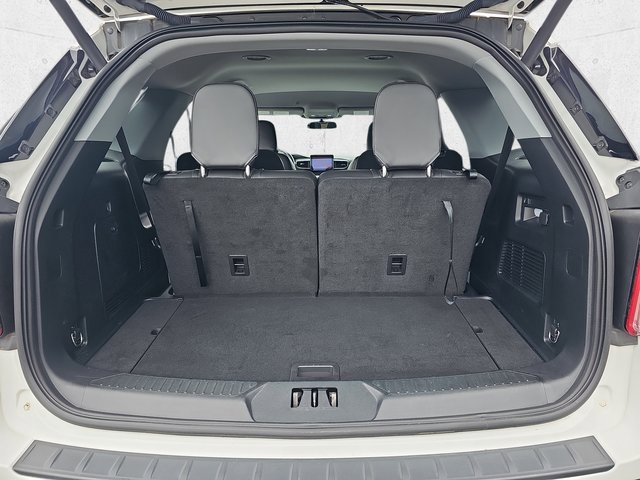 Used 2022 Ford Explorer XLT w/ Equipment Group 202A image 13