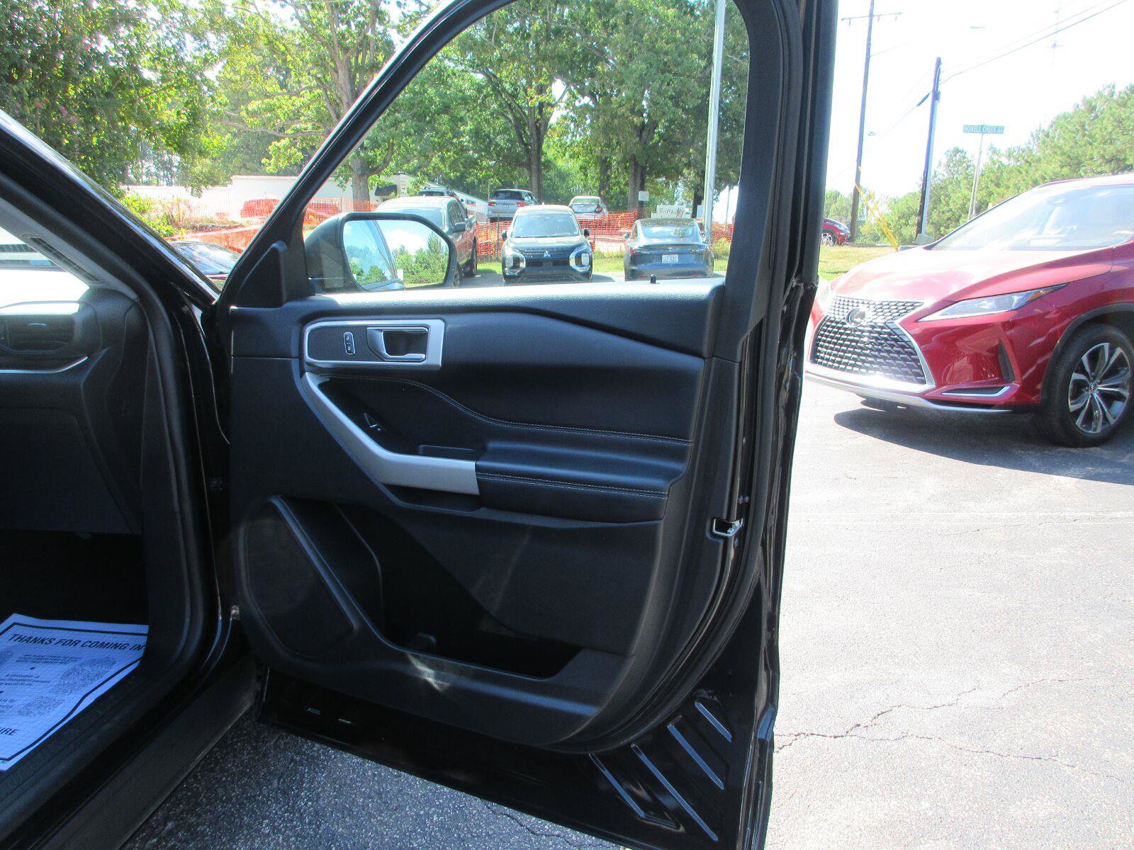 Used 2021 Ford Explorer XLT RWD image 15