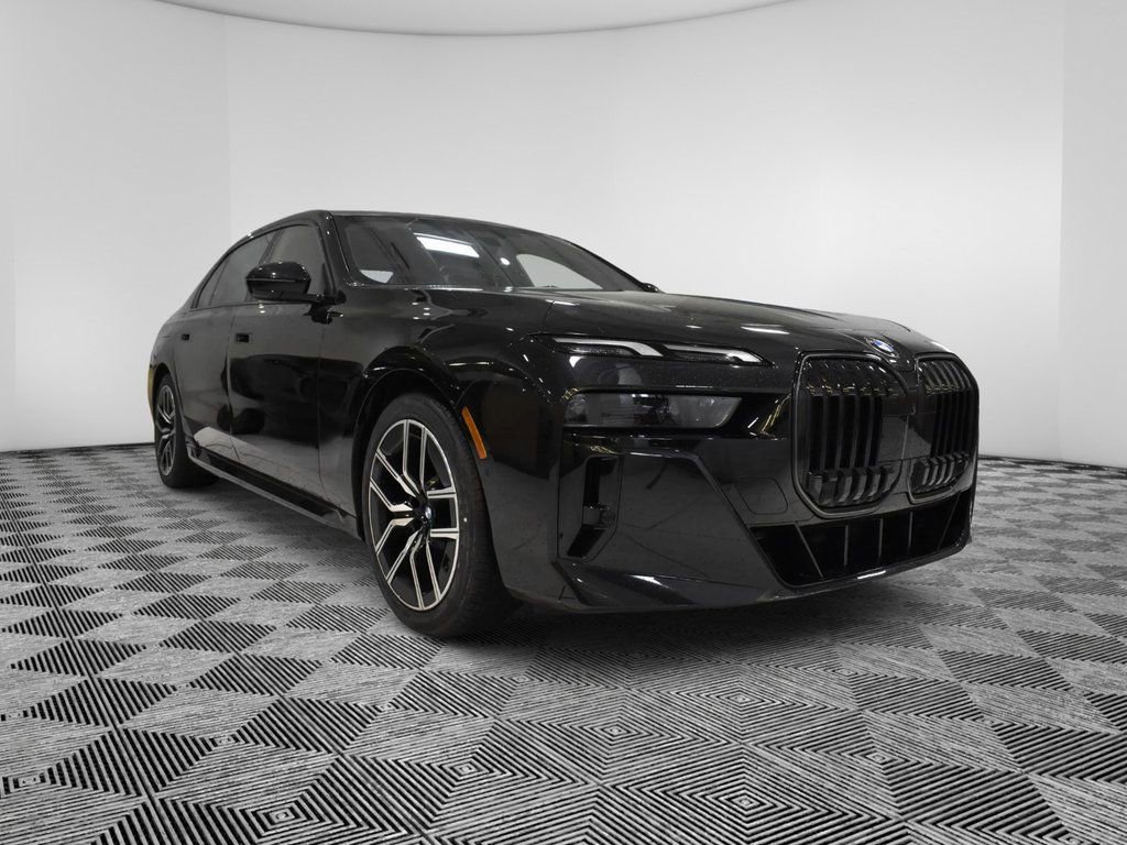 Used 2025 BMW 760i xDrive AWD/4WD image 7