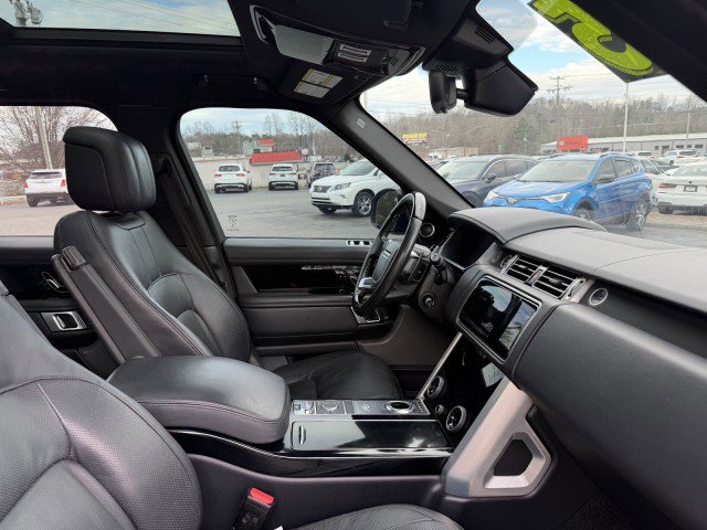 Used 2020 Land Rover Range Rover HSE image 22