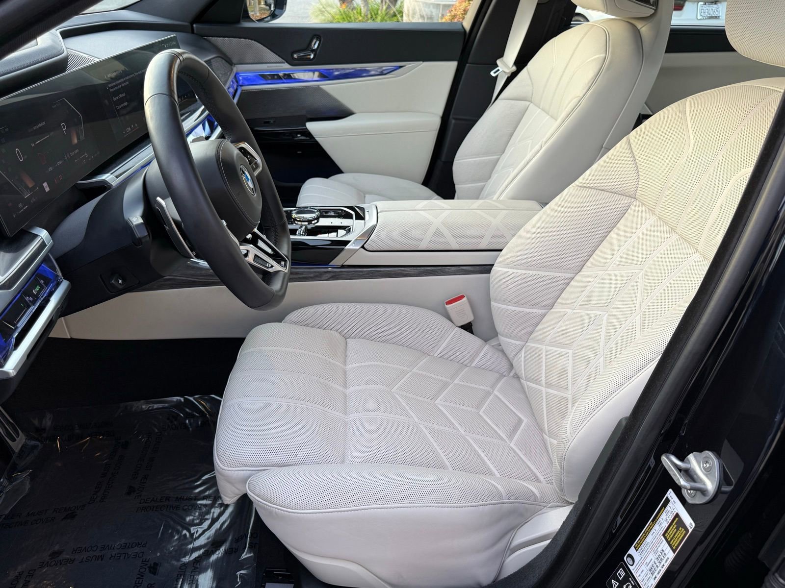 Used 2025 BMW 760i xDrive image 23