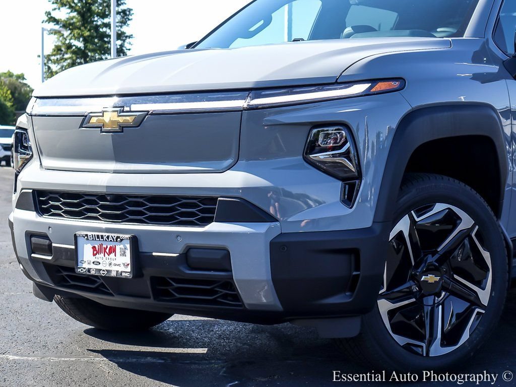 New 2026 Chevrolet Silverado EV LT AWD/4WD image 5