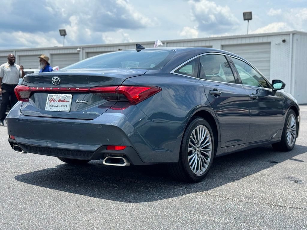 Used 2022 Toyota Avalon Limited w/ Advanced Safety Package FWD image 11