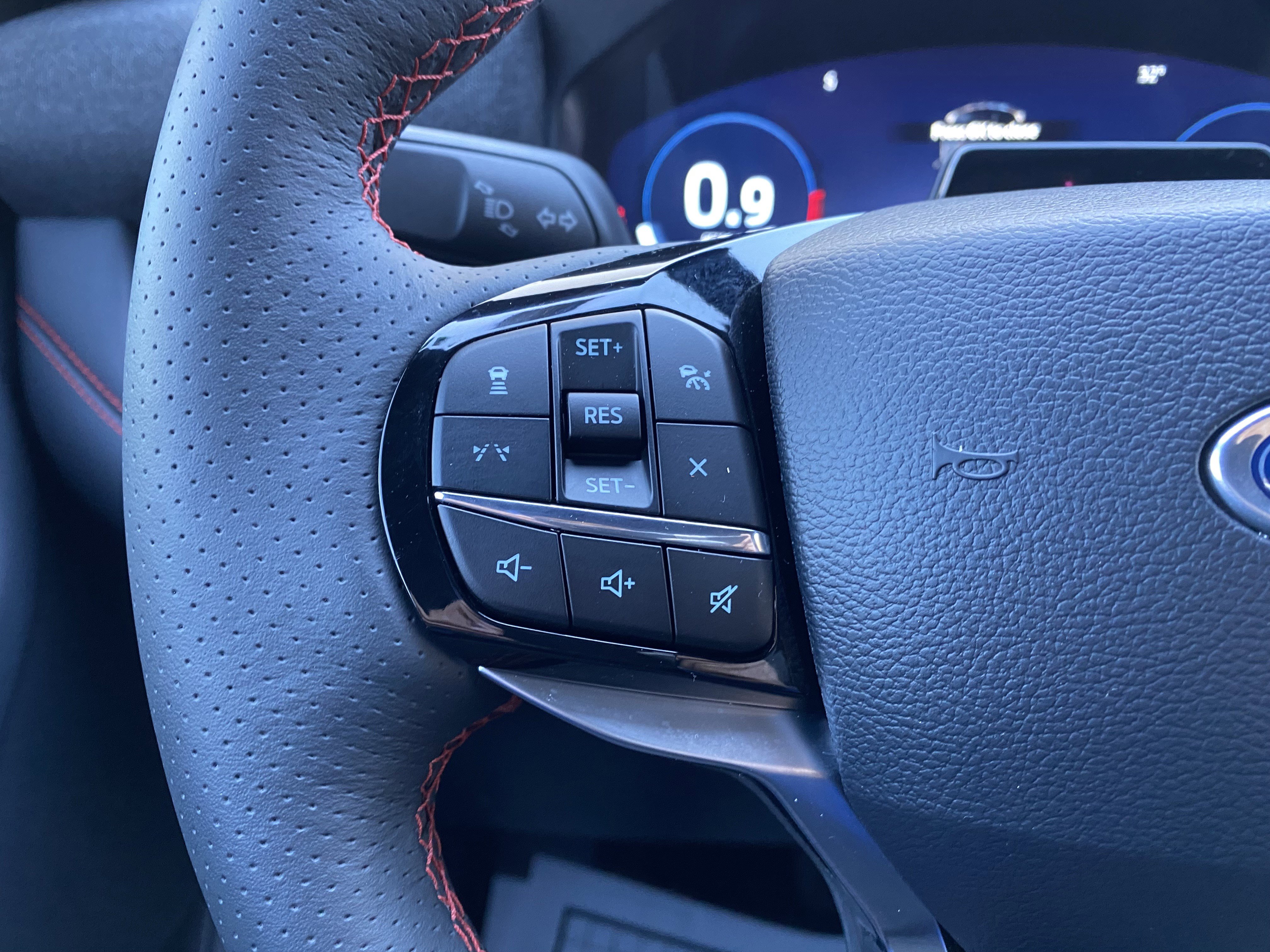 Used 2025 Ford Explorer ST-Line w/ Premium Package image 19