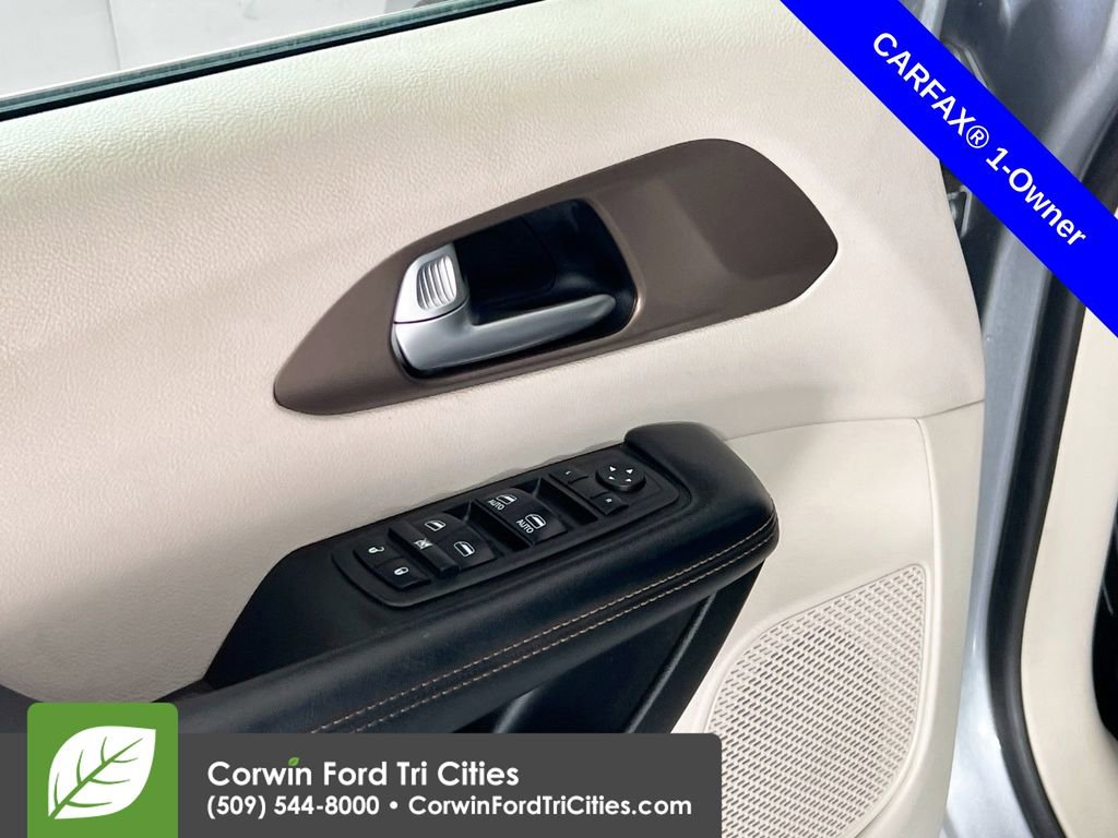 Used 2018 Chrysler Pacifica Touring Plus w/ Tire & Wheel Group image 12