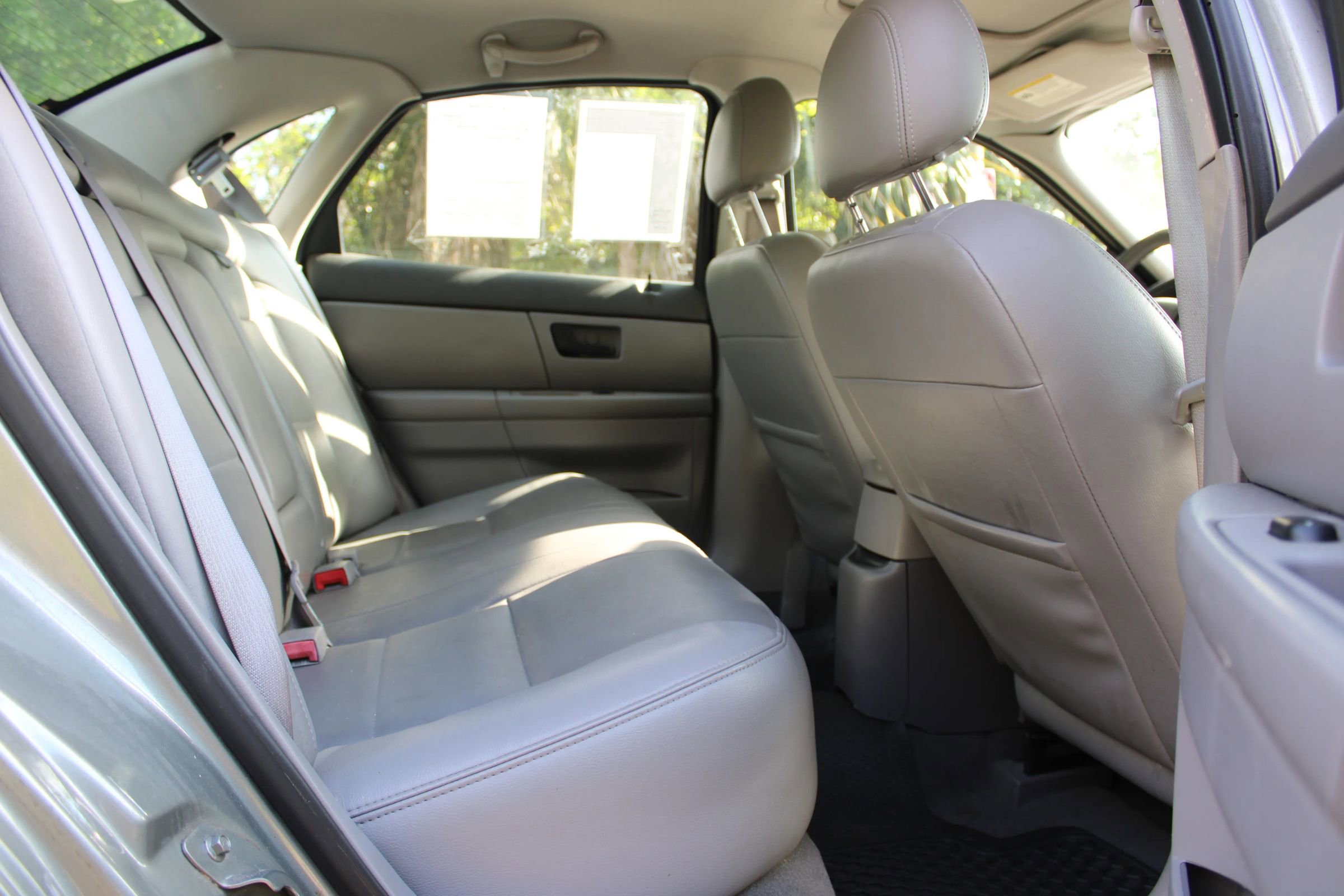 Used 2004 Ford Taurus SES image 6